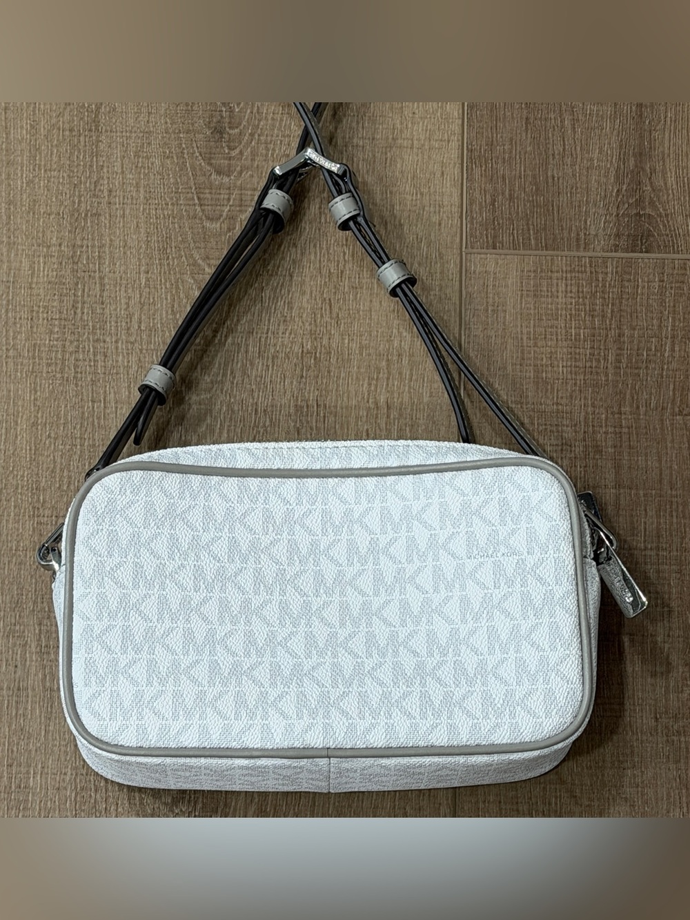 Michael Kors Small Connie Bright White Gray Camera Signature Logo Crossbody Bag - Picture 3 of 15